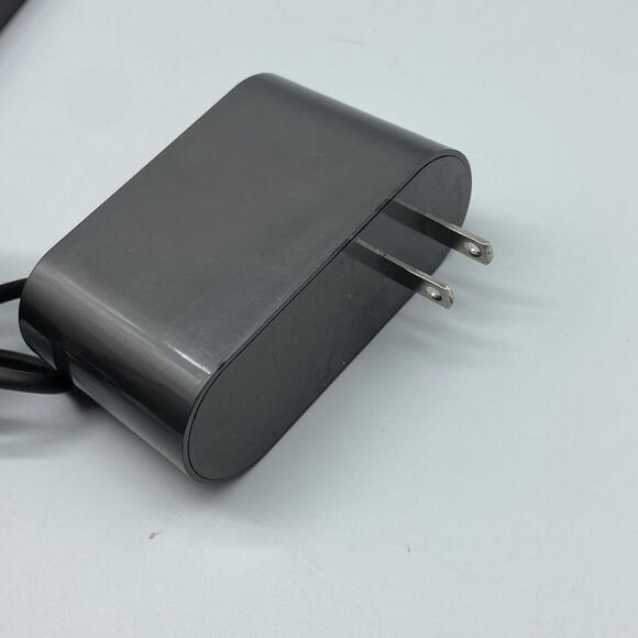 Dyson Genuine V6 Wall Mount Dock Station and Charger | DC59 DC58 SV03 SV06 SV05 - Picture 3 of 6